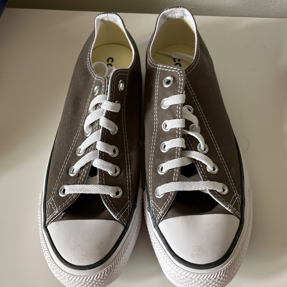 Converse - Picture 2 of 3